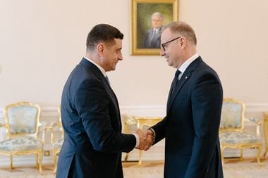 Știri de azi | Candidatul AUR la alegerile prezidenţiale George Simion, primit de preşedintele Poloniei, Andrzej Duda. AUR: Reinstaurarea democraţiei, într-un context dificil pentru România, pe agenda discuţiilor - Știri de azi | 