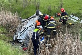 accident-dn-1f.jpg - Știri de azi Știri de azi | UPDATE – Cluj: Patru persoane, încarcerate după un accident în care au fost implicate o basculantă şi un autoturism/ Două victime au murit, alte două fiind în stare gravă/ Traficul pe DN 1F, blocat complet - Știri de azi |