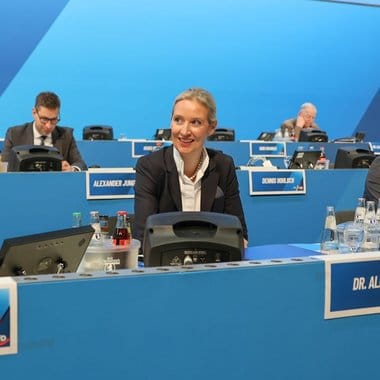 alice-weidel-x.jpg - Știri de azi Știri de azi | AfD, extrema dreaptă germană, cere noi alegeri generale după eşecul lui Merz de a fi învestit cancelar - Știri de azi |
