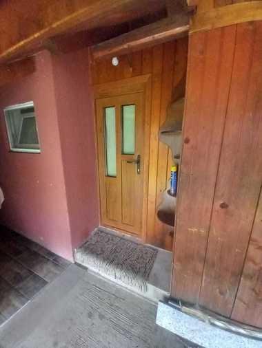 Știri de azi | Amenzi de 45.000 de lei şi bloc alimentar închis, după un control ANPC la un centru pentru adulţi cu dizabilităţi din Dorohoi/ Au fost găsite produse alterate, mizerie, iar spaţiile de cazare erau neigienizate/ 37 de persoane, găzduite în spaţii neautoriz - Știri de azi | 