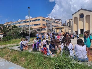 Știri de azi | Cutremur de magnitudinea 4,4 aproape de Napoli, resimţit în centrul istoric al oraşului, fără victime şi fără pagube. Locuitori au ieşit în stradă, circulaţia suspendată pe două linii de metrou - Știri de azi | 