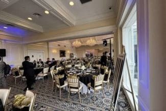 cina-trump.jpg - Știri de azi Știri de azi | Trump organizează o cină somptuoasă cu investitorii bogaţi care îi cumpără criptomoneda. Opoziţia democrată denunţă un trafic de influenţă - Știri de azi |