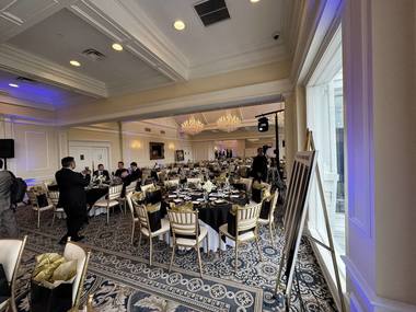 cina-trump.jpg - Știri de azi Știri de azi | Trump organizează o cină somptuoasă cu investitorii bogaţi care îi cumpără criptomoneda. Opoziţia democrată denunţă un trafic de influenţă - Știri de azi |