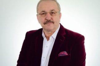 Știri de azi | Vasile Dîncu: Daniel Zamfir, ai dovedit încă o dată cǎ eşti un bun exemplu pentru eşecul politicii noastre de promovare a unor oameni mici în funcţii mari/ Daniel, vezi că PSD nu mai e pe primul loc. Nu simţi un fior suveranist? - Știri de azi | 