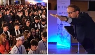 Știri de azi | Dominic Fritz a dirijat peste 800 de elevi care au cântat Oda Bucuriei/ Ei participă la Olimpiada Naţională a Corurilor, care are loc la Timişoara - Știri de azi | 