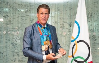 Știri de azi | Nataţie: Gary Hall Jr. a primit replici a 10 medalii olimpice, după ce originalele au fost distruse în incendiile de vegetaţie din Los Angeles - Știri de azi | 