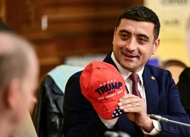 Știri de azi | Simion, discurs pro-Ucraina în campania pentru finala prezidenţială: Nu cred că poate nimeni întreg la minte, cel puţin din România, să accepte sau să ceară Ucrainei să accepte renunţarea la teritorii - Știri de azi | 