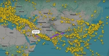 Știri de azi | Companiile aeriene asiatice redirecţionează şi anulează zborurile din cauza conflictului dintre India şi Pakistan. Bruierea semnalului GPS este un adevărat pericol. Acţiunile companiilor scad pe burse - Știri de azi | 