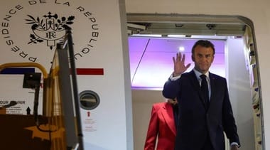 macron-vietnam-hay2.jpg - Știri de azi Știri de azi | UPDATE: Emmanuel Macron dezminte orice ”scenă domestică” cu Brigitte Macron în avion la sosirea la Hanoi. ”Toate astea sunt nişte prostii” - Știri de azi |
