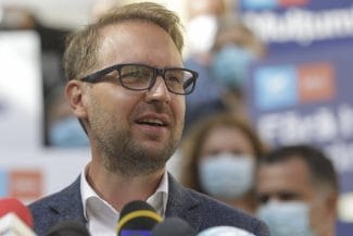 media-172059290600083800.jpg - Știri de azi Știri de azi | VIDEO USR acuză deja greaua moștenire. Fritz, mesaj pentru PSD: ‘Să facă un pas cumva în spatele cortinei’ - Știri de azi |