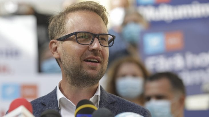 media-172059290600083800.jpg - Știri de azi Știri de azi | VIDEO USR acuză deja greaua moștenire. Fritz, mesaj pentru PSD: ‘Să facă un pas cumva în spatele cortinei’ - Știri de azi |