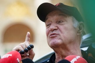 media-172477936785532700.jpg - Știri de azi Știri de azi | FCSB a câștigat titlul de campioană fără să joace: Craiova și CFR Cluj au remizat, Gigi Becali spune ‘lăsaţi-ne să ne pregătim de Ligă’ - Știri de azi |