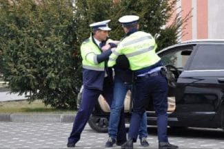 media-172536017326733000.jpg - Știri de azi Știri de azi | Român săltat de poliție pentru amenințări: Voia să aibă ‘ocazia și onoarea’ să împuște politicieni și persoane LGBTQ+ - Știri de azi |