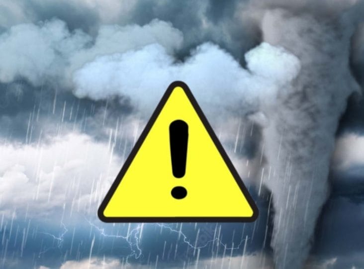 media-173476209610062500.jpg - Știri de azi Știri de azi | O vijelie puternică a lovit judeţul Dolj: acoperişurile unor case au fost smulse şi unele locuinţe au fost inundate - Știri de azi |