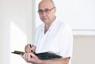 Știri de azi | Irinel Popescu, despre pandemia COVID-19: Atâta timp cât persistă întrebări fără răspuns, va exista neîncredere în rândul populației - Știri de azi | 