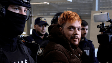 mohamed-amra-bucuretti-aeroport-lef.png - Știri de azi Știri de azi | Un bărbat suspectat că ar fi organizat fuga în România a traficantului Mohamed Amra a fost repatriat marţi în Franţa - Știri de azi |