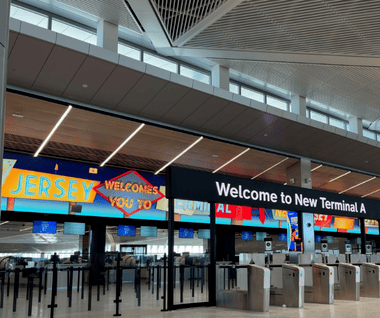 newark-liberty-airport.png - Știri de azi Știri de azi | SUA: Controlorii de trafic aerian de la Aeroportul din Newark au pierdut pentru scurt timp legătura cu avioanele/ Înregistrări audio arată momentul în care radarul a ”căzut”: ”Turnul de control, sunteţi acolo?” - Știri de azi |