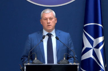 Știri de azi | Premierul interimar Cătălin Predoiu şi-a preluat mandatul: România este şi trebuie să rămână o democraţie rezilientă, o ţară ale cărei obiective de dezvoltare rămân ancorate în valorile euro-atlantice - Știri de azi | 