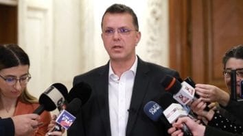 Știri de azi | Ionuţ Moşteanu, despre o coaliţie cu PSD, PNL şi USR la aceeaşi masă: Nu funcţionează altfel, e aritmetică simplă parlamentară. E nevoie de un PSD la masă ca să avem un 50% - Știri de azi | 