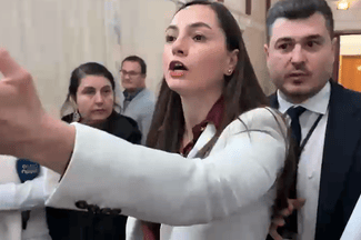 screenshot-2025-03-19-161748.png - Știri de azi Știri de azi | Preşedinta POT, Anamaria Gavrilă, ameninţări la adresa jurnaliştilor din Parlament: Sunteţi o specie pe cale de dispariţie! Abia astept să vă văd GONE! - Știri de azi |