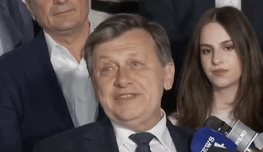 Știri de azi | Crin Antonescu: Avem un rezultat parţial care cred că este un rezultat ireversibil, după cum se văd lucrurile. Voturile au vorbit, cetăţenii au vorbit. Îmi pare rău / Îi îndemn pe cei care m-au votat să se prezinte la vot - Știri de azi | 