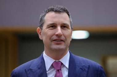 tanczos-barna-2.jpg - Știri de azi Știri de azi | Tanczos: Pe 10 iunie, România va încasa 1,3 miliarde de euro din PNRR/ România are nevoie de o reformă fiscală/ Trebuie să fim cu toţii conştienţi că pe 18 mai decidem asupra viitorului ţării, asupra unei stabilităţi fiscal-bugetare sau alegem haosul - Știri de azi |