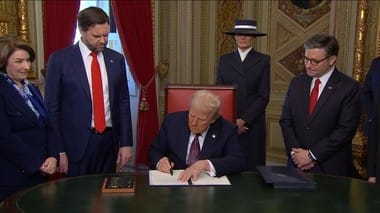 Știri de azi | Donald Trump pune restricţii în cercetarea „periculoasă” a virusurilor, invocând exemplul Covid-19. Ordinul taie finanţarea federală americană pentru anumite programe de cercetare din străinătate - Știri de azi | 