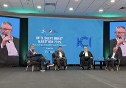 Panel de discuții la Intelligent Money Marathon 2025, desfășurat la Romexpo București, cu participarea liderilor din sectorul financiar, antreprenorial și academic.