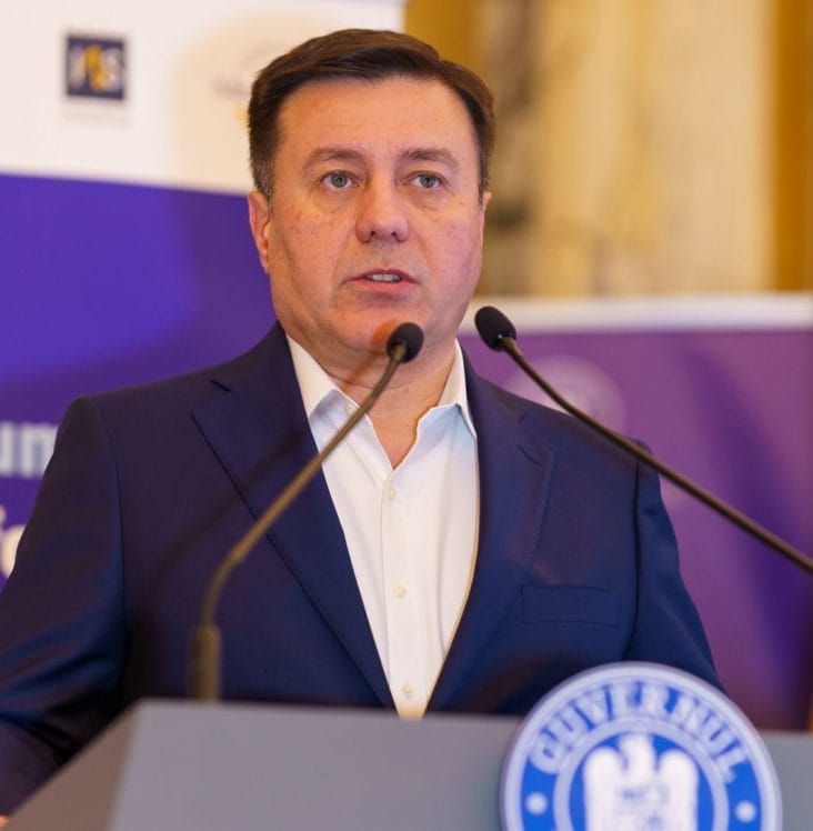 Știri de azi | Strategia Națională de Redresare Economică a României – Propunerea lui Florin Spătaru pentru stabilitate și performanță - Știri de azi | Florin Spătaru, fost ministru al Economiei, susține un discurs despre redresarea economică a României, în cadrul unei conferințe oficiale.