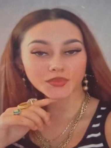 Știri de azi | Gorj: Fată de 13 ani, dată dispărută după ce a plecat în cursul nopţii de la locuinţa bunicului său. Primele date arată că un autoturism o aştepta în faţa porţii - Știri de azi | 