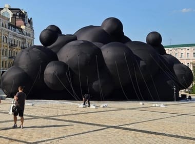 Știri de azi | Opera de artă „Black Cloud” din Ucraina va evoca războiul la festivalul Burning Man din SUA - Știri de azi | 