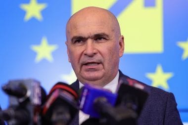 bolojanjpg - Știri de azi Știri de azi | Ilie Bolojan, la semnarea acordului politic al coaliţiei: Am avut maturitatea şi responsabilitatea să ajungem la un acord politic care să asigure o guvernare stabilă în România - Știri de azi |