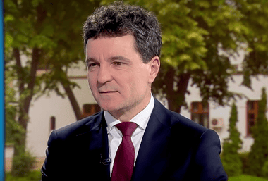 captura-de-ecran-2025-05-13-193822.png - Știri de azi Știri de azi | Nicuşor Dan, despre asumarea răspunderii Guvernului pe pachetul de măsuri fiscale: S-a discutat în treacăt acest scenariu. O să vedem. Să vedem mai întâi pachetul şi după aceea o să discutăm - Știri de azi |