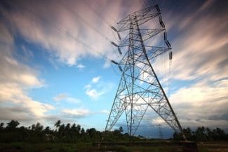 Știri de azi | ANRE lansează o campanie naţională de informare pentru consumatorii de energie electrică, în contextul încetării schemei de plafonare a preţurilor, de la 1 iulie. În spoturi apar actorii Andreas Petrescu si Aylin Cadîr – VIDEO - Știri de azi | 