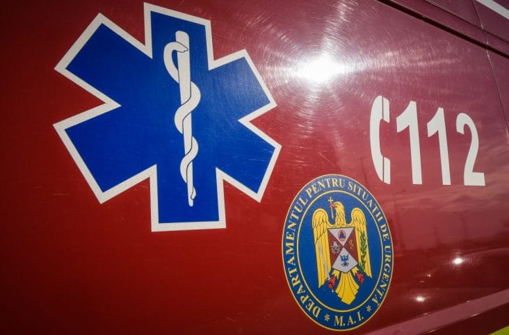 media-171903997987138300jpg - Știri de azi Știri de azi | Polițiști tratați cu oxigen după evacuarea unei fetițe dintr-un apartament cu fum în Brăila - Știri de azi |