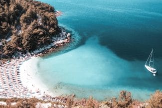 Știri de azi | Țara unde își fac vacanțele milioane de români a fost lovită de un scandal imens: Demisii pe bandă rulantă după o fraudă cu fonduri UE - Știri de azi | 