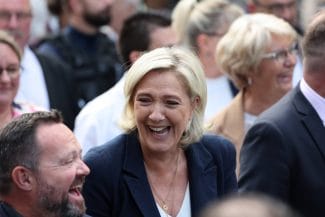 Știri de azi | Marine Le Pen îi cere protejatului său să se pregătească pentru a candida la prezidenţiale în 2027: Jordan acceptă că trebuie să intervină - Știri de azi | 