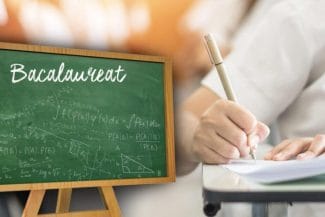 media-173873034309763500.jpg - Știri de azi Știri de azi | Peste 108.000 de liceeni au susţinut prima probă a examenului de bacalaureat, cea la limba şi literatura română - Știri de azi |