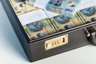 media-174538446214689500.png - Știri de azi Știri de azi | DIICOT intră în culisele unei fraude de milioane de lei: Funcționare bancare, acuzate că au hrănit mafia creditelor false - Știri de azi |