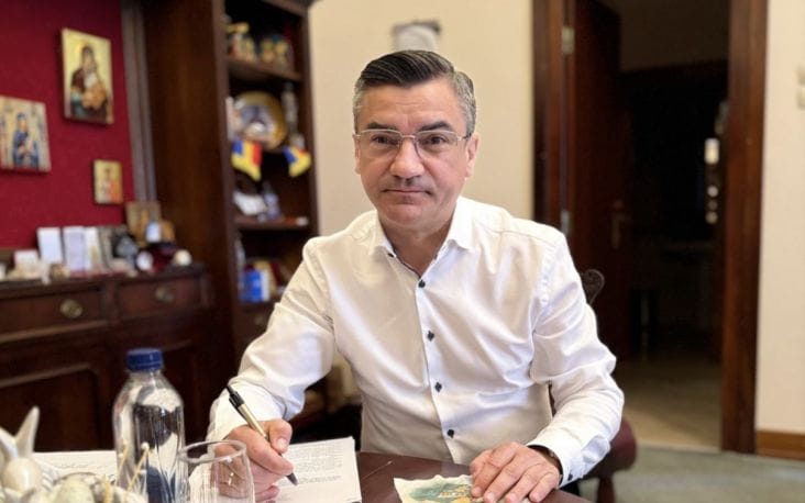 Știri de azi | Salarii incredibile la Primăria Iași. Bugetari cu prime de zeci de mii de euro, în timp ce românii strâng cureaua - Știri de azi | 