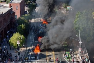 media-174944427321665700.jpg - Știri de azi Știri de azi | VIDEO Protestele se extind în SUA, în ciuda avertismentelor lui Donald Trump - Știri de azi |