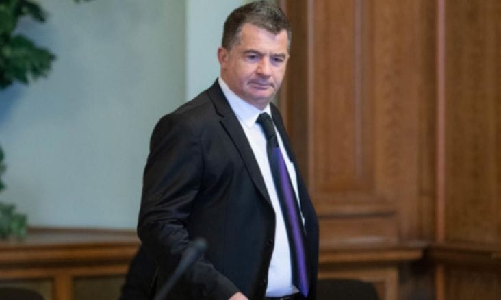 media-175033071194562500.png - Știri de azi Știri de azi | Directorul CFR Călători, cu venituri de peste 11.000 euro / lună, se simte stânjenit când merge la Dubai: ‘Un şofer de Uber are acolo 9.000 euro pe lună’ - Știri de azi |