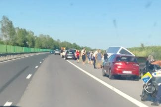 Știri de azi | VIDEO + FOTO Un autocar s-a răsturnat pe autostrada A2: Este activat Planul Roșu de Intervenție, intervin și elicoptere SMURD - Știri de azi | 