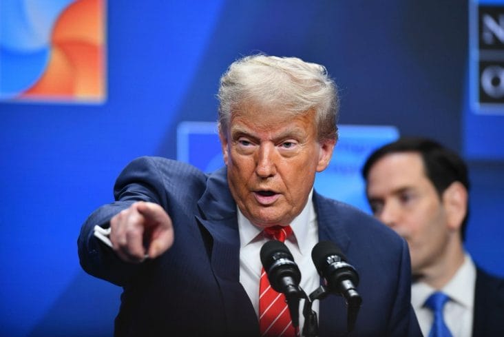 Știri de azi | Donald Trump provoacă turbulențe serioase în SUA: Anunță schimbarea șefului FED și arată că are ”trei sau patru” înlocuitor - Știri de azi | 