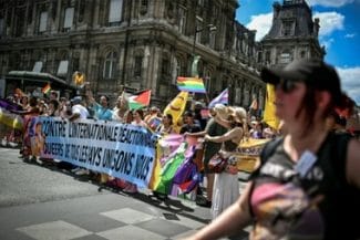 paris-gay-pride-afpjpg - Știri de azi Știri de azi | Marşul Gay Pride de la Paris manifestează ”împotriva internaţionalei reacţionare” - Știri de azi |