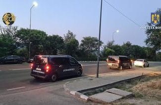 Știri de azi | Percheziţii în patru judeţe, într-un dosar de înşelăciune şi spălare a banilor, în domeniul deşeurilor/ Administratorii unor societăţi comerciale, acuzaţi de achiziţii fictive/ Prejudiciul depăşeşte 21 de milioane de lei - Știri de azi | 