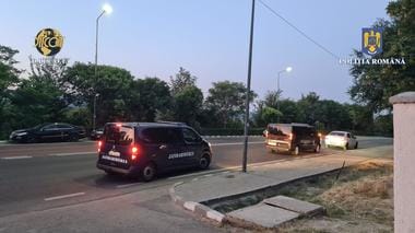Știri de azi | Percheziţii în patru judeţe, într-un dosar de înşelăciune şi spălare a banilor, în domeniul deşeurilor/ Administratorii unor societăţi comerciale, acuzaţi de achiziţii fictive/ Prejudiciul depăşeşte 21 de milioane de lei - Știri de azi | 