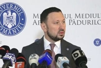 Știri de azi | Ministrul Mediului: Fiecare litru de apă proaspătă care pătrunde în mina Praid generează evacuarea altui litru de apă cu sare. Salinitatea în interiorul minei a ajuns la aproximativ 300 de grame de sare la litru - Știri de azi | 