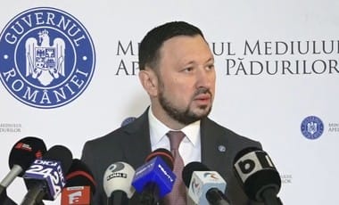 Știri de azi | Ministrul Mediului: Fiecare litru de apă proaspătă care pătrunde în mina Praid generează evacuarea altui litru de apă cu sare. Salinitatea în interiorul minei a ajuns la aproximativ 300 de grame de sare la litru - Știri de azi | 