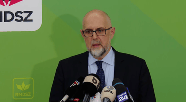 screenshot-2025-05-28-152003.png - Știri de azi Știri de azi | Kelemen Hunor afirmă că negocierile pentru formarea unui guvern sunt destul de avansate: Undeva pe la 7-7,5 spre 8 / Programul de guvernare, în mare, pe capitole socio-economice, este scris / Câteva aspecte trebuie discutate politic - Știri de azi |